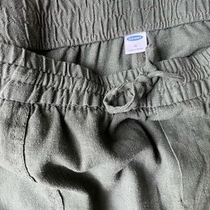 Army green, drawstring ankle pants